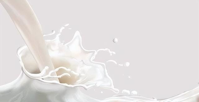女人每天喝牛奶有什么好处和坏处（喝纯牛奶会长胖吗）