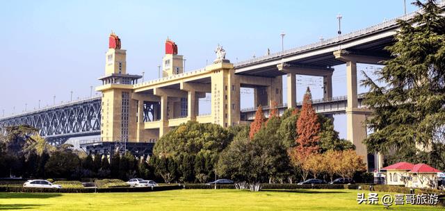 南京长江大桥总长多少米-（南京长江大桥总长度多少米）