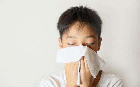 单纯性鼻炎与过敏性鼻炎的区别（单纯性鼻炎和过敏性鼻炎的区别）
