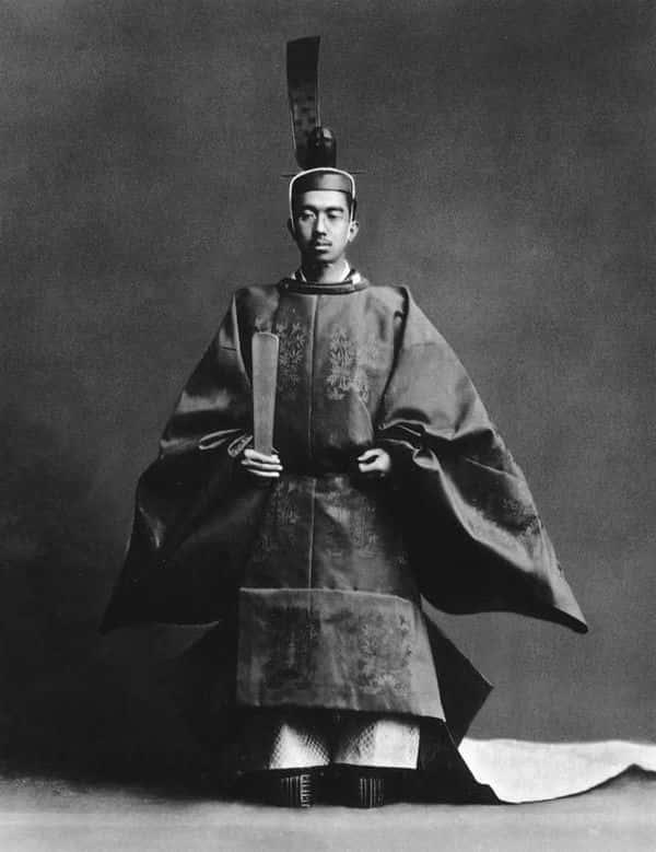 日本第一代天皇叫什么名字-（日本第一代天皇的来历）
